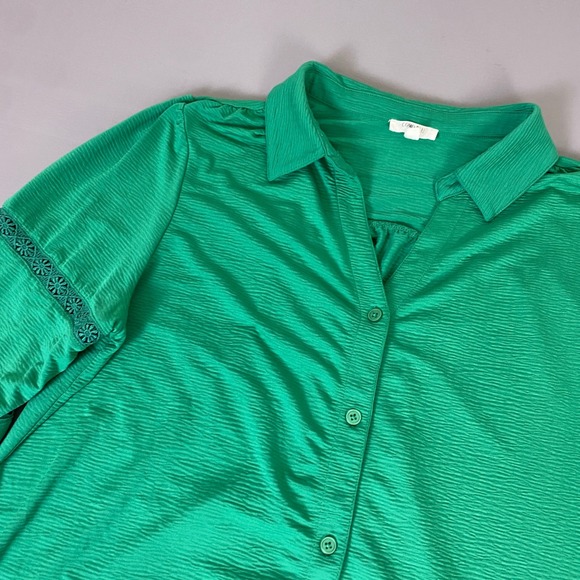 Como Blu Blouse Top Womens 1X Green Textured Button Front 3/4 Sleeve Lace Detail - Picture 3 of 9